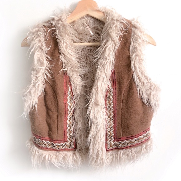 Free People Jackets & Blazers - ⏱Sale⏱ Free People Fluffy Vest